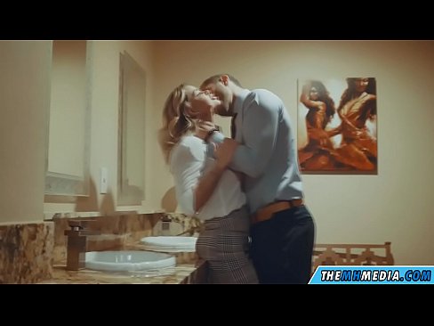❤️ Ina whakawaia koe e te kakaho tetona i roto i te wharepaku whanui ️❌ Porno fb i a matou